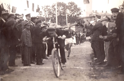 grupifoto ja negatiiv  duplicate photo