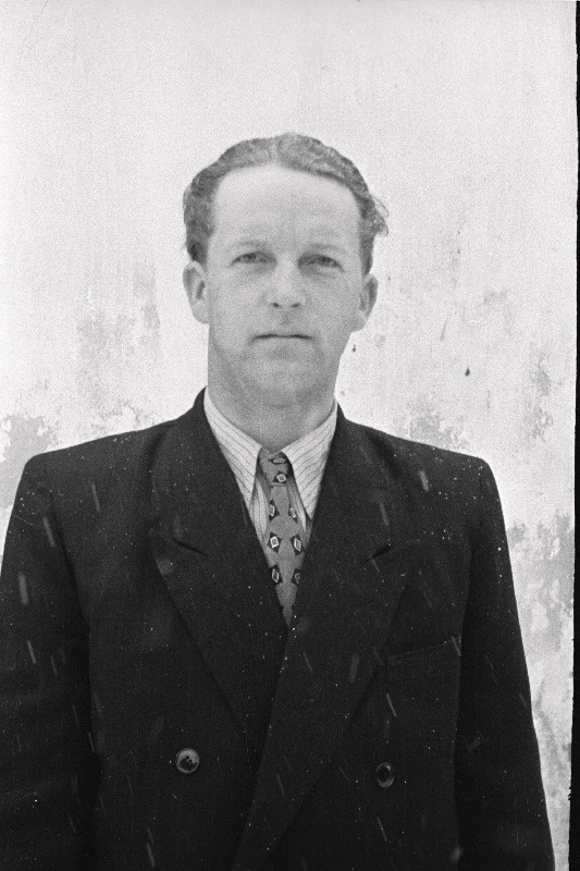 Autotranspordibaasi nr. 6 eesrindlik autojuht Alfred Laht.