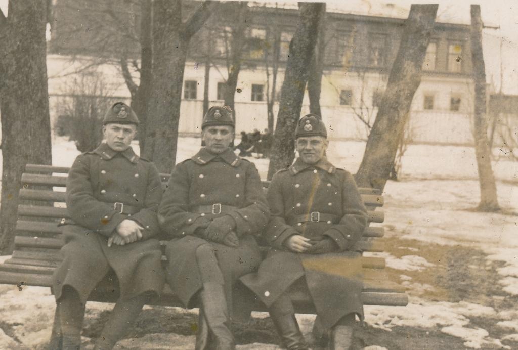 Narva, 1. jalaväerügemendi sidekomando sõdurid