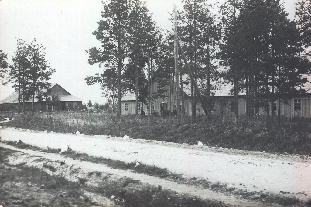 Foto.7. rügemendi Petseri laagri  kasarmuhooned  1930.aastatel