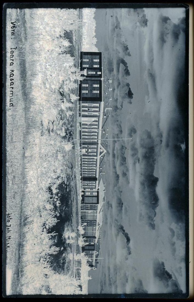 Foto.Taara kasarmud 1930.aastate lõpul
