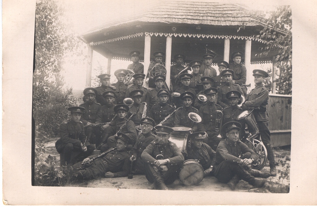 Foto 7.jalaväerügemendi orkester Lõunalaagri suvepaviljonis 1929.a. suvel.
