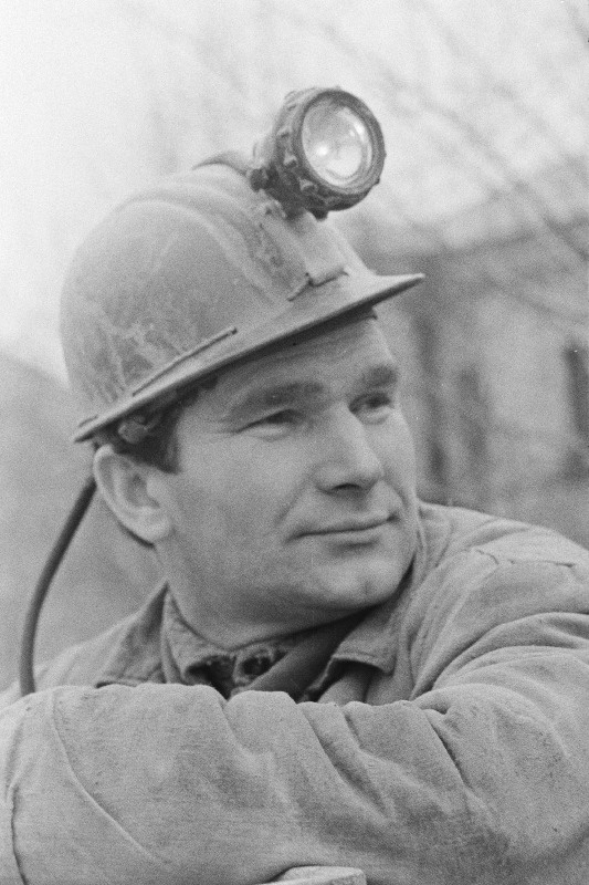 Sotsialistliku töö kangelane, trusti Eesti Põlevkivi kaevanduse nr 4 kombainerite brigadir Arno Kiivit.