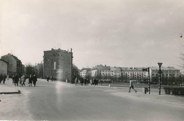 Ülikooli t ja Vanemuise tn nurk. Tartus, 1967.