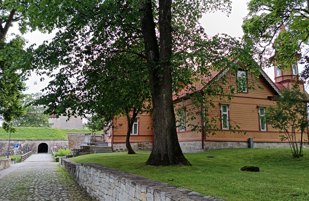 Souvenir d&#039;Arensbourg : la porte du chateau = Schlossthor rephoto