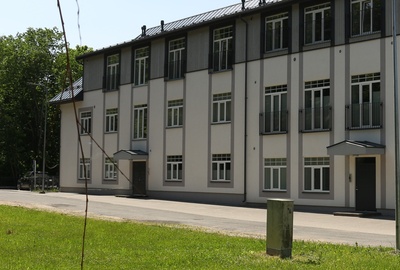 foto, Viljandi, Hariduse tn, kapitaalremonditöökoja kontor'i ehitus, 1958, foto E. Veliste rephoto