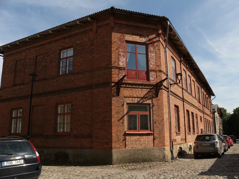 1917. Viljandi County Government Building, in the Czarian era, the Czarist Government Building. rephoto