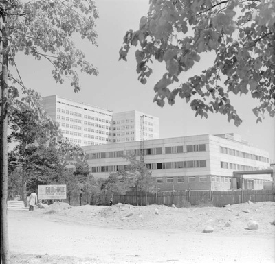 Valmimisjärgus kiirabihaigla Mustamäel  similar photo