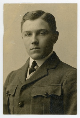 Adolf Jüri p Albert, portreefoto  duplicate photo