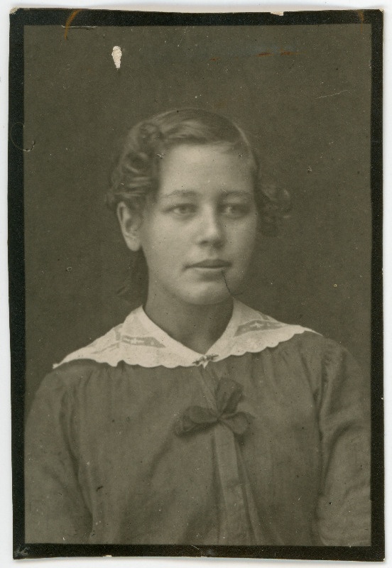 Karin-Adeline-Harriet Heinrichi t. Altmets, portreefoto