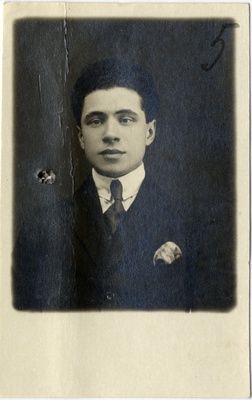 Johel Ari p. Pats'i dokumendifoto.  duplicate photo