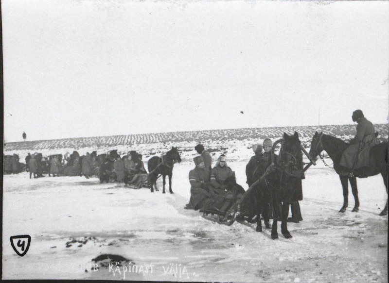 Vabadussõda. 2.Jalaväepolgu 1.rood lahkub Räpinast Orava mõisa suunas.