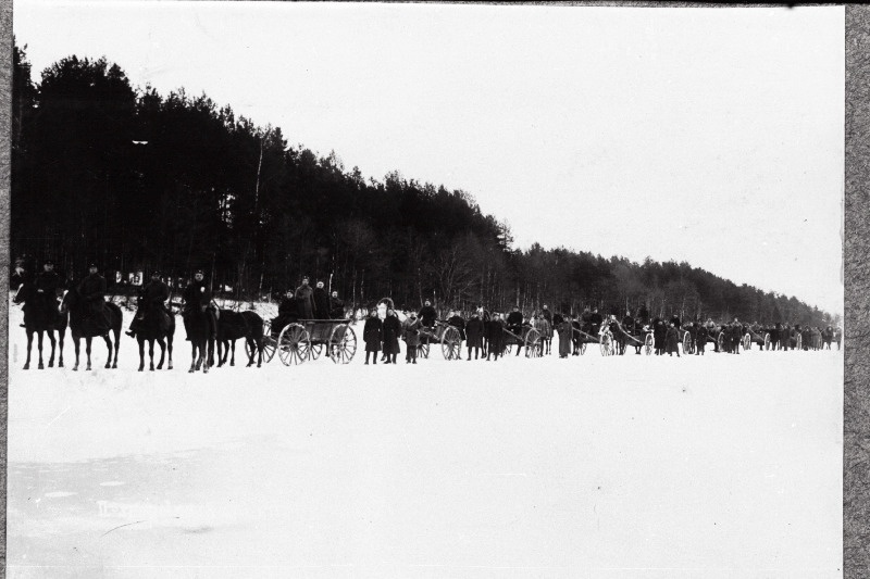 Vabadussõda. 2. jalaväepolgu 3. kuulipildujate rood mere kaldal.