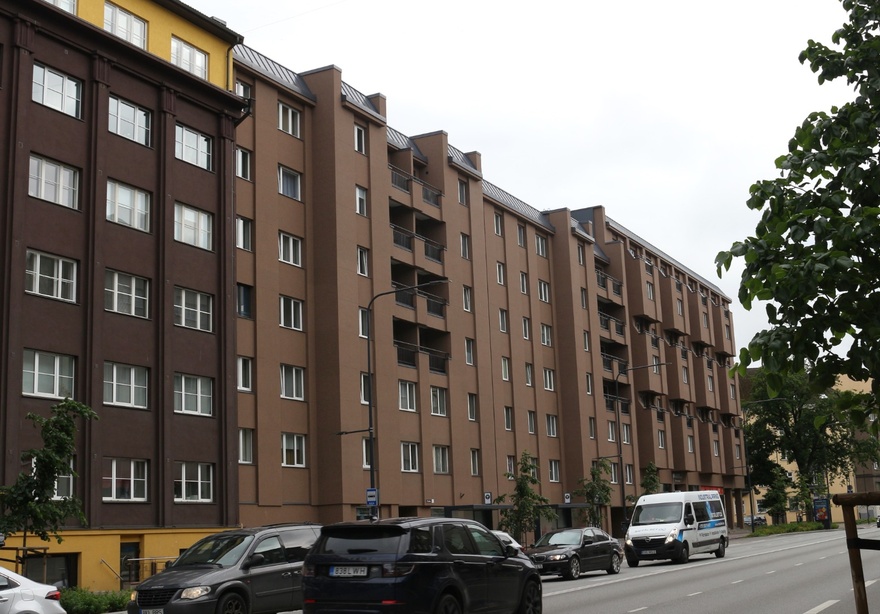Apartment in Tallinn at the corner of Pronksi and Raua, view of the building at the finishing stage rephoto