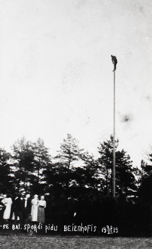 Vabadussõda. 2.Jalaväepolgu 2.pataljoni spordipidu Beijenhofi mõisas (Bejas muiža). Postironimine.