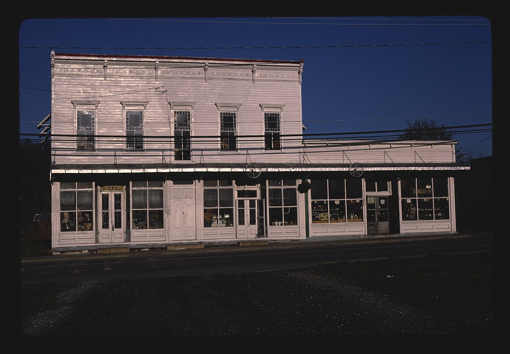Ramsey's Antiques, Buena Vista, Virginia (LOC)
