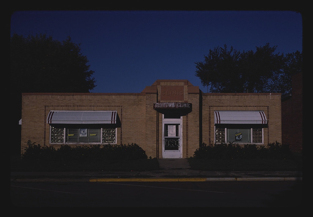 Slayton Clinic, Slayton, Minnesota (LOC)