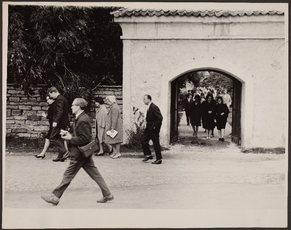 Arhiivitöötajad väljasõidul?