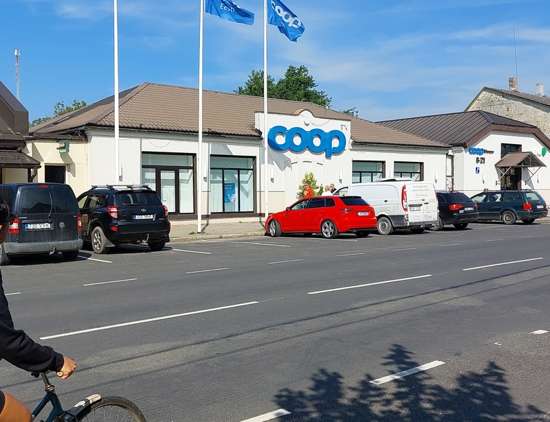 Lihula universaalkauplus. rephoto