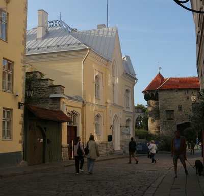 Villa Pikk 73 Tallinnas, vaade hoonele. Arhitekt Rudolf Knüpffer rephoto