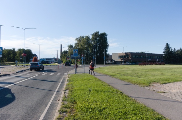 S. Kirovi nimeline näidiskalurikolhoos. Moeateljee & juuksur ja autoremont. rephoto