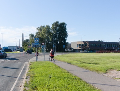Vaade S.M.Kirovi nimelise kalurikolhoosi teenindusmajale ja automajandi hoonele rephoto