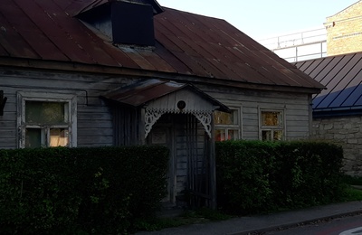 Kuressaare, elamu fassaad rephoto