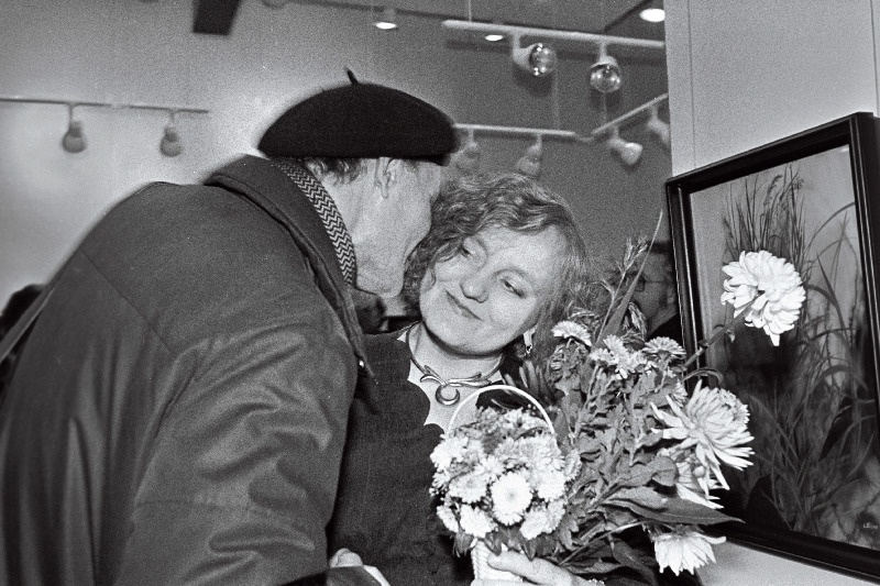 Maalikunstniku Malle Leisi (paremal) näituse avamine galeriis G.