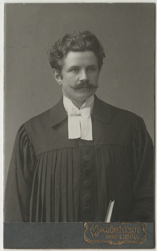 Pastor Wilhelm Grass, portreefoto