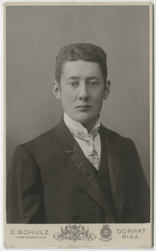 Hanila ja Varbla pastor Wilhelm Nerling tudengina, portreefoto