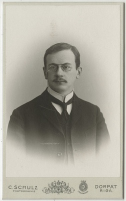 Märjamaa pastor Oscar Meder tudengina, portreefoto  duplicate photo