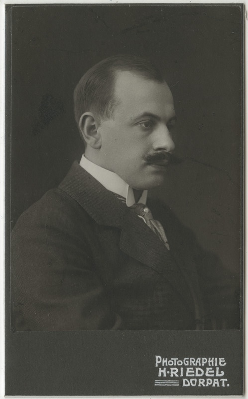 Alfons Schilling tudengina, portreefoto