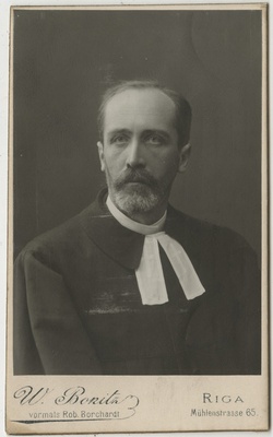 Pastor Alexander Busch, portreefoto  duplicate photo