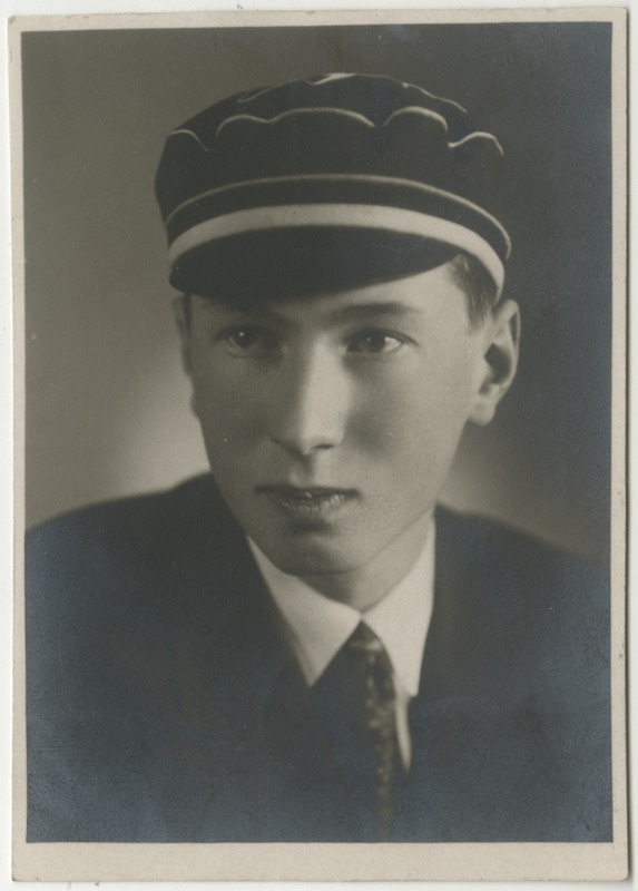 Usuteaduse Üliõpilaste Seltsi liige, portreefoto