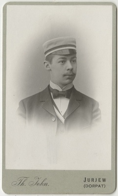 Walter Brusdeylins tudengina, portreefoto  duplicate photo