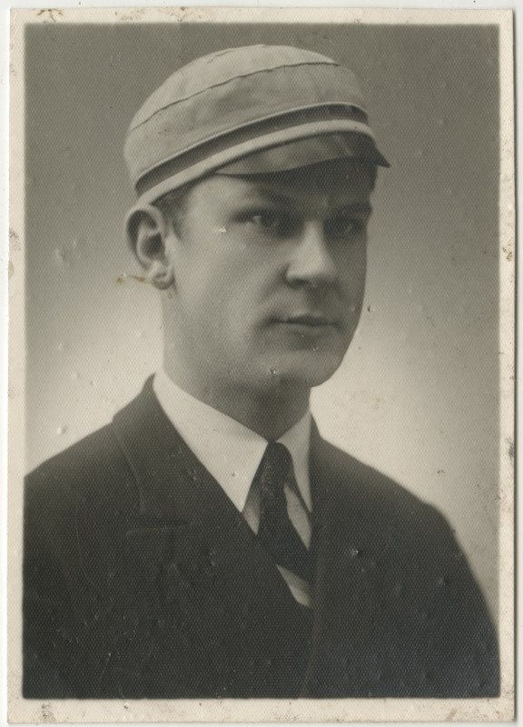 Usuteaduse Üliõpilaste Seltsi liige?, portreefoto