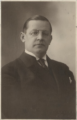 Tartu Ülikooli teoloogiaprofessor Hugo Bernhard Rahamägi, portreefoto  duplicate photo