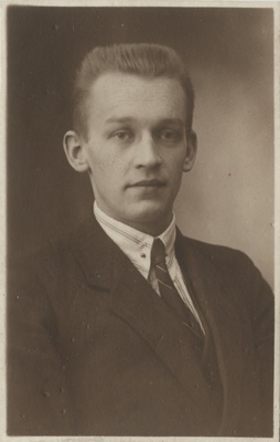 Usuteaduse Üliõpilaste Seltsi liige Friedrich Bursy, portreefoto  duplicate photo