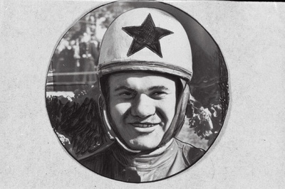 Nasredin Abdrahmanov - motosportlane, 1955. aasta NSV Liidu meister ringrajasõidus 750 cm3 külgvankriga mootorrataste klassis.  duplicate photo