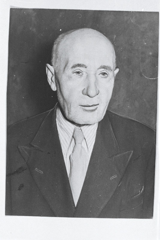 Eisen, Hans - revolutsioonilisest liikumisest osavõtja, vana kommunist.