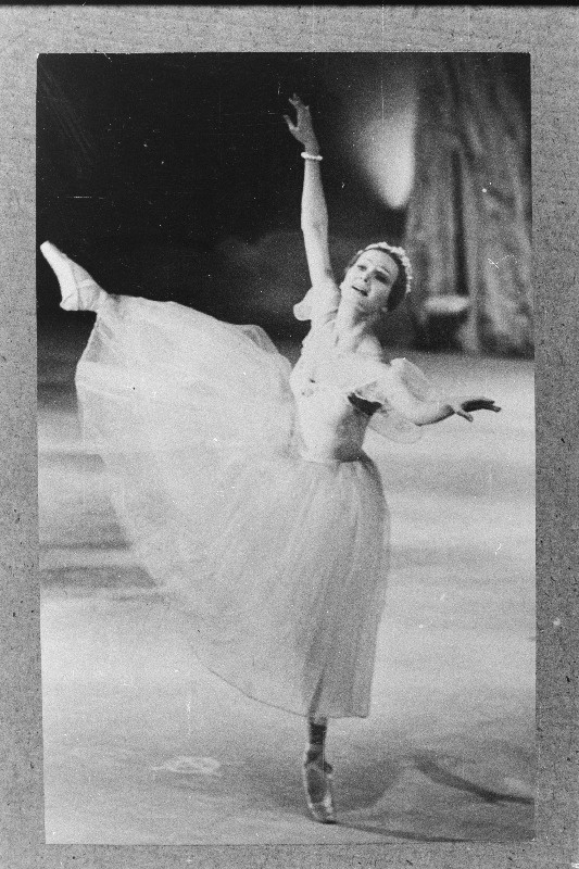 RAT "Estonia" balletisolist Elita Erkina nimiosalisena balletis "Sülfiid".