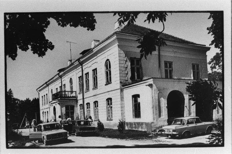 Rägavere mõisahoone välisvaade.