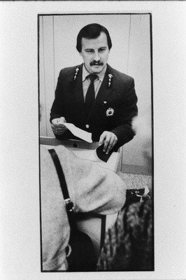 Tallinna Tolliameti inspektor V. Pimenov töö juures.  duplicate photo