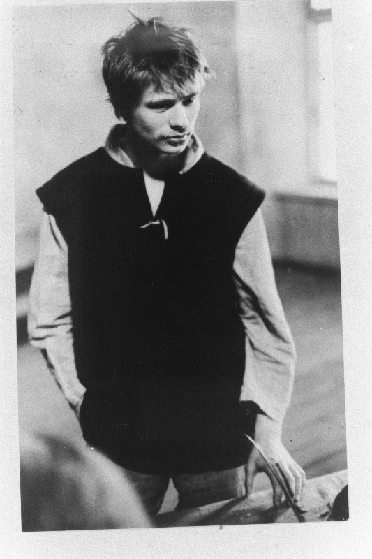 V. Kingissepa nim. TRA Draamateatri näitleja Üllar Põld Hindi osas filmistuudio Tallinnfilm  mängufilmis Puud olid, puud olid hellad velled.