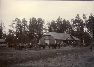 Võsu, laat kõrtsi ees  similar photo