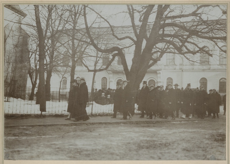 Eestimaa rüütelkonna liikmete rongkäik Tallinna toomkirikusse maapäeva avamisel