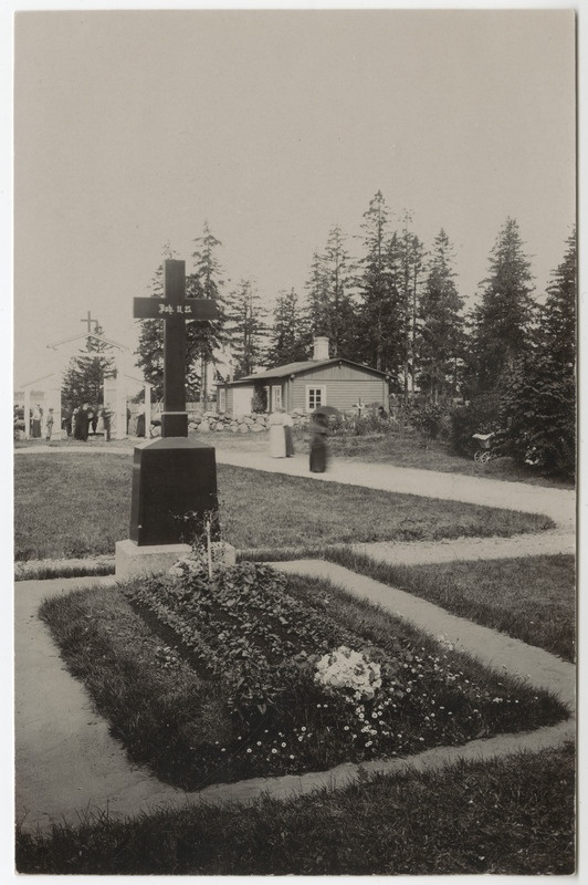 Robert Ungern-Sternberg`i haud Reigi kalmistul