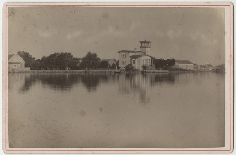 Vaade merelt Ungern-Sternberg`ide villale Wenden