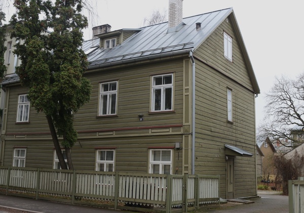 TÜ juubelipidustused 1982a. Maja Burdenko tn 61, siin asus D. Uljanovi kortermuuseum. rephoto