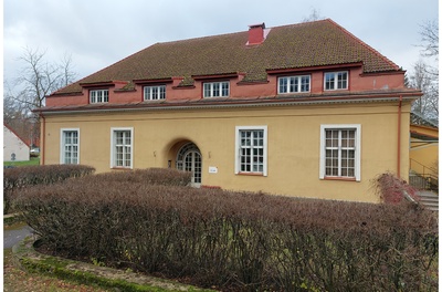 Psühhoneuroloogia haigla klubi Tallinnas, fassaadivaade. Arhitekt Bertel Liljequist rephoto